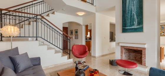05.jpg Book a villa holiday in Aphrodite Hills Resort