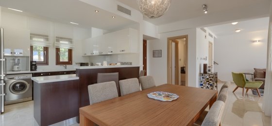 07.jpg Book a villa in Aphrodite Hills Resort