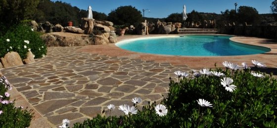 1-piscina.jpg Villas in Sardinia