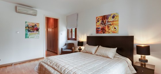 10.jpg Book a villa in Paphos