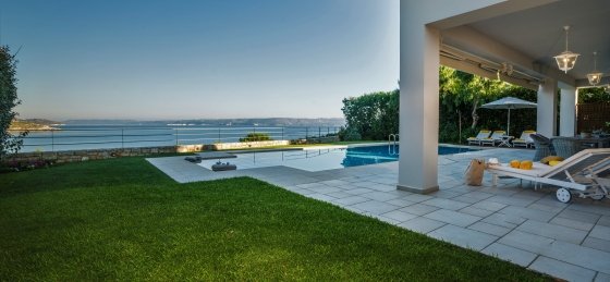 10_ammos_pool_garden_area.jpg Holiday villas in Crete