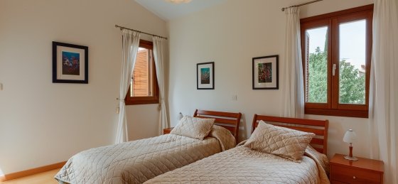 11.jpg Book a villa in Aphrodite Hills Resort