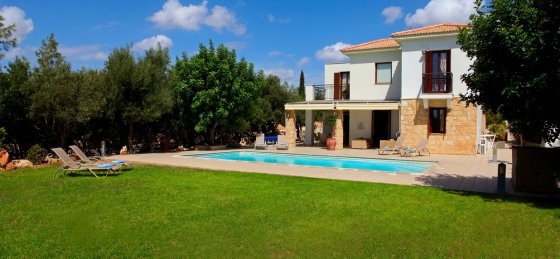 2.jpg Villa rentals in Paphos
