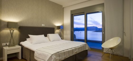 3.1main_bedroom.jpg Holiday villas in Greece