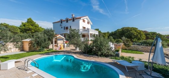 villa_in_pirovac_1_2.jpg Villa in Sibenik to rent