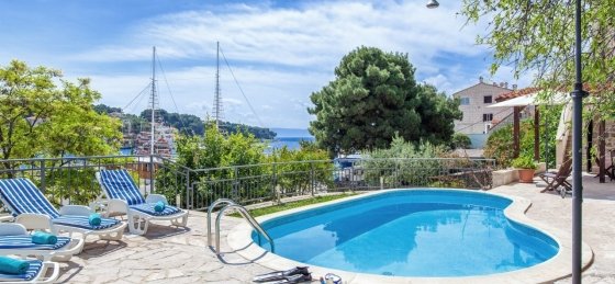 villa_in_sumartin_2_1.jpg Villas in Dalmatia