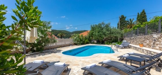 villa_in_sumartin_4.jpg Villas in Dalmatia