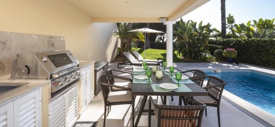256a0684.jpg Book a villa holiday in Almancil