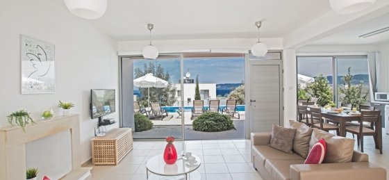 7_30.jpg Book a villa in Latchi