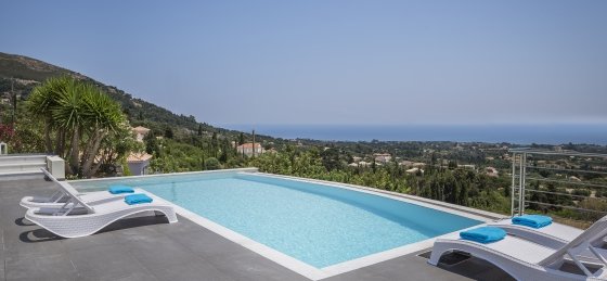 nik_2030.jpg Villas in Greece