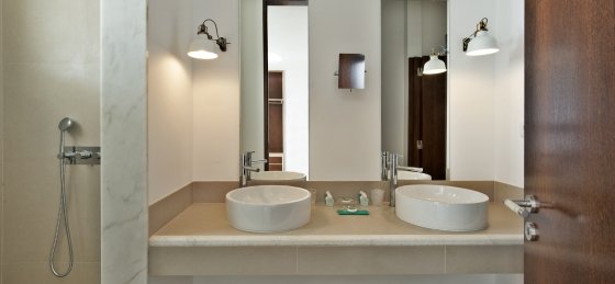 sr_bathroom_premium_villas.jpg Book a villa holiday in Albufeira