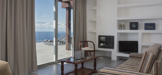 10_our_madeira_-_cliffscape_-_lounge.jpg Holiday home in Madeira villa booking