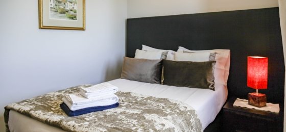 11_-_our_madeira_-_criss_home_-_bedroom.jpg Villa rentals in Prazeres