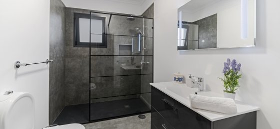 12_-_our_madeira_-_belair_-_master_bathroom.jpg Villa rentals in Madeira