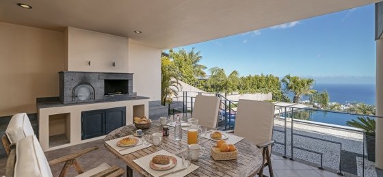 12_-_our_madeira_-_villa_luz_-_exterior.jpg Holiday home in Funchal villa booking