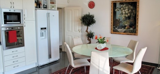12_our_madeira_-_villa_luzia_-_kitchen_interior_2.jpg Book a villa holiday in Funchal