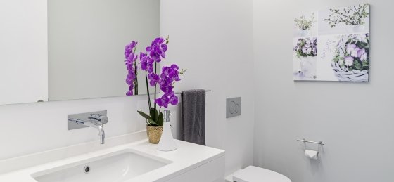 13_-_our_madeira_-_calheta_heights_-_master_bathroom.jpg Book a villa in Madeira