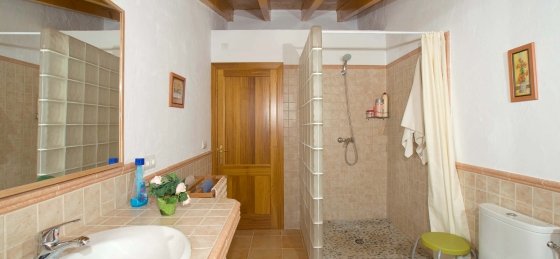 14_41.jpg Book a villa holiday in Balearic Islands
