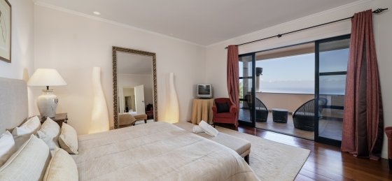 15_-_our_madeira_-_villa_luz_-_master_bedroom.jpg Villa rentals in Madeira