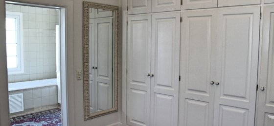 15_our_madeira_-_villa_luzia_-_master_bedroom_dressing_room.jpg Villas in Madeira