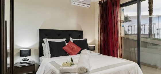 16_-_our_madeira_-_belair_-_double_bedroom.jpg Villa rentals in Madeira