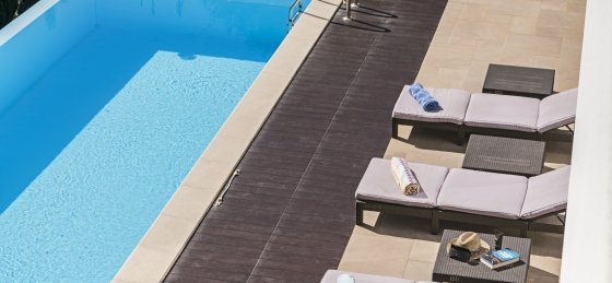 19_-_ourmadeira_-_designhouse_-_chairs_and_pool.jpg Holiday home in Madeira villa booking