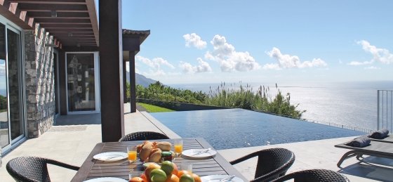 1_our_madeira_-_cliffscape_-_exterior_dining_and_pool_west_2.jpg Villa in Portugal to rent