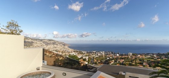 20_-_our_madeira_-_belair_-_jacuzzi.jpg Villas in Portugal