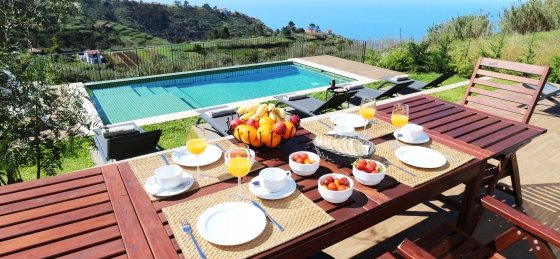 24_-_our_madeira_-_bella_vita_villa_in_madeira_outdoor_breakfast.jpg Book a villa holiday in Madeira