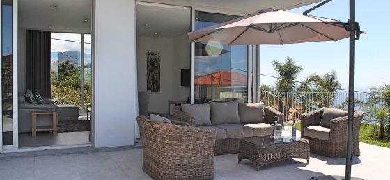4_-_our_madeira_-_calheta_heights_-_sitting_area_exteior_2.jpg Villa rentals in Calheta