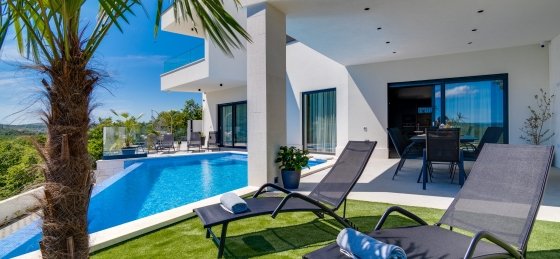 7.jpg Book a villa holiday in Omis