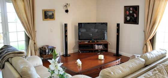7_our_madeira_-_villa_luzia_-_lounge_tv_corner_lo.jpg Book a villa in Portugal