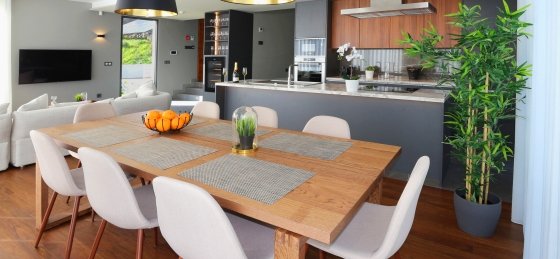8_-_our_madeira_-_bella_vita_-_dining_kitchen.jpg Villas in Madeira