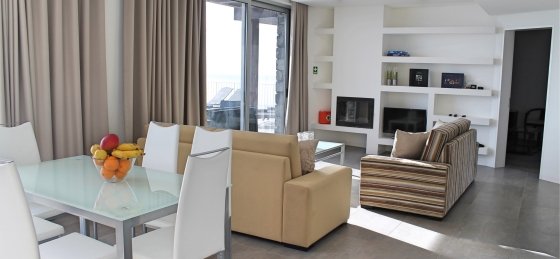 8_our_madeira_-_cliffscape_-_living_space.jpg Book a villa holiday in Calheta
