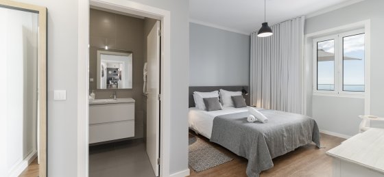 9_-_our_madeira_-_vila_da_portada_-_masterbedroom.jpg Book a villa holiday in Portugal