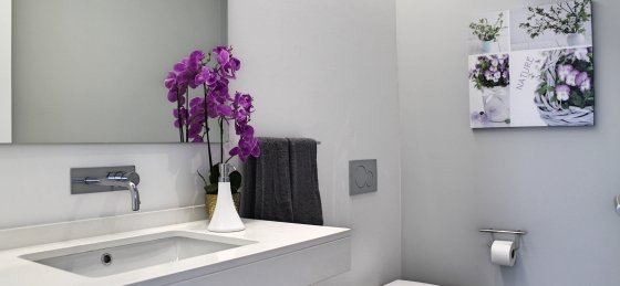 9_our_madeira_-_calheta_heights_-_bathroom_guest_toilet.jpg Book a villa holiday in Madeira