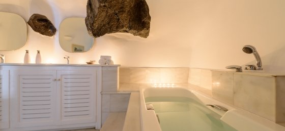 whitehouse_50.jpg Book a villa in Santorini