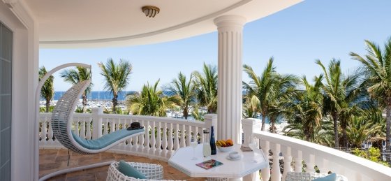 2._villa_vienna_-_balcony.jpg Villas in Puerto Calero