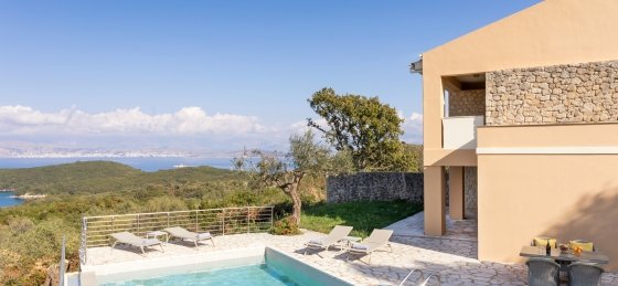 2b4a3672.jpg Villas in Greece