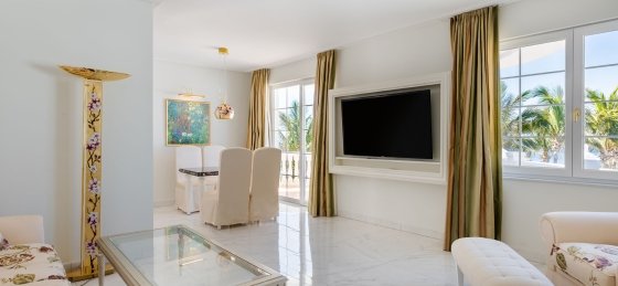 a1_-_vienna_-_living_room.jpg Holiday home in Lanzarote villa booking