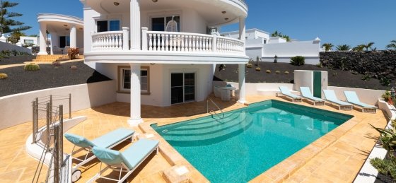 c1_-_vista_calero_-_outside_areas.jpg Book a villa in Canary Islands