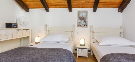 27_30.jpg Book a villa in Omis