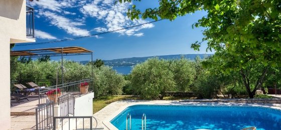 36_18.jpg Book a villa in Omis