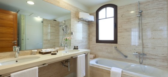 1_bedroom_villa_-_bathroom.jpg Holiday home in Canary Islands villa booking