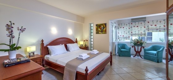 2_bedroom_2.jpg Book a villa holiday in Crete