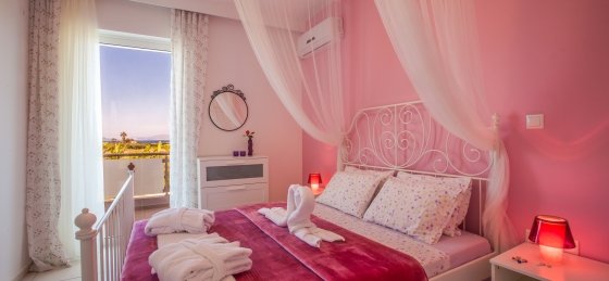 25_54.jpg Book a villa in Greece