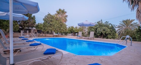 stalo73.jpg Villas in Paphos