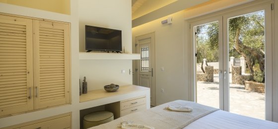 Book a villa holiday in Halikounas