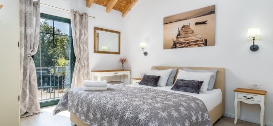 27_49.jpg Holiday villas in Makarska