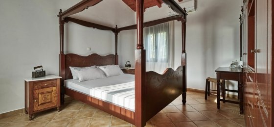 elia153small.jpg Villa holidays in Greece